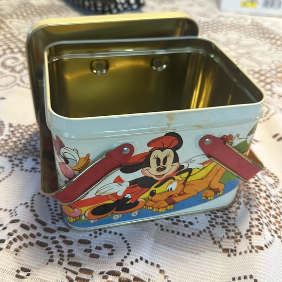 Walt Disney Skating Party Tin with handles - Picture 2 of 7